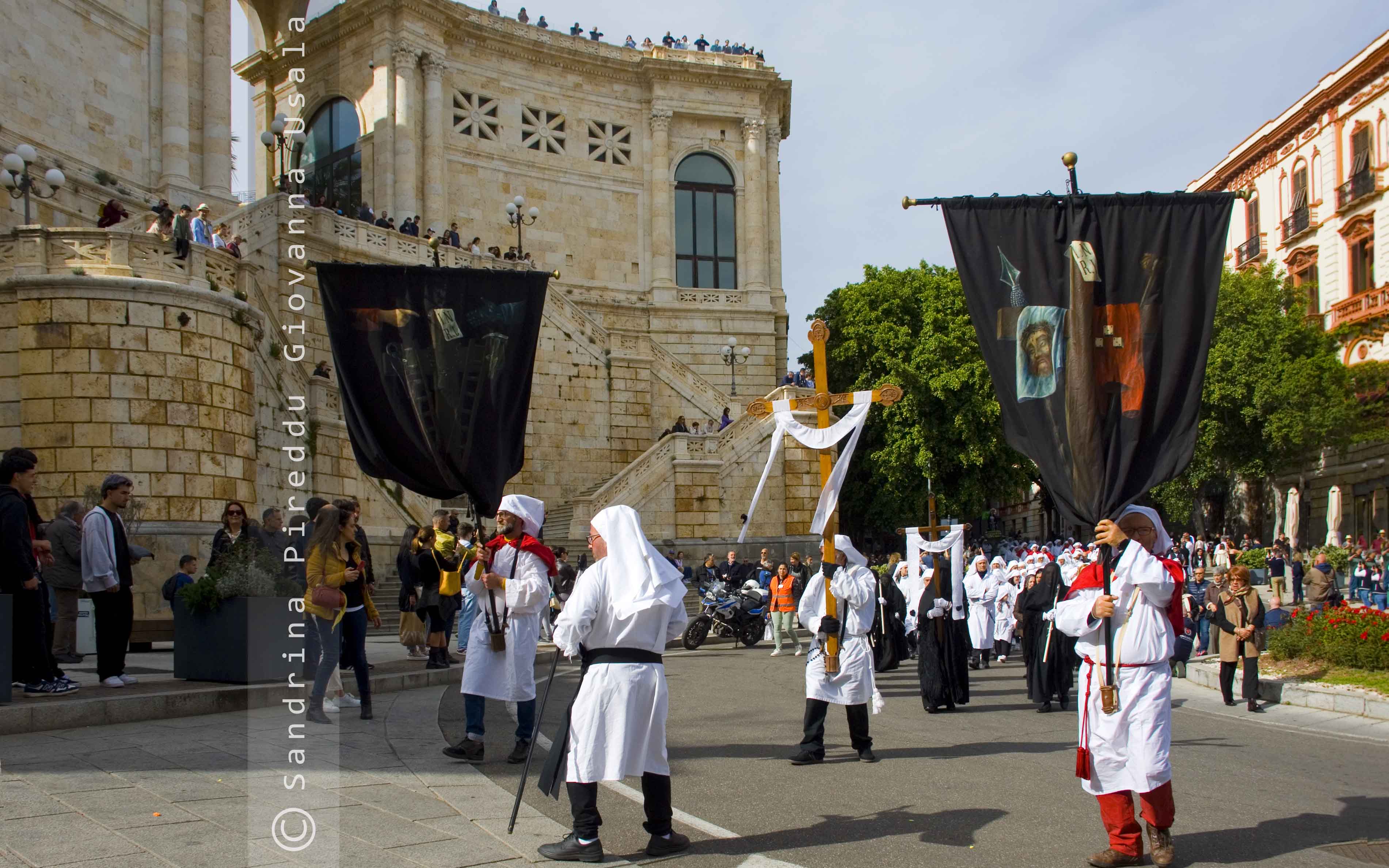 Processione del Cristo morto - Arciconfraternita della Solitudine - Quartiere Villanova Cagliari